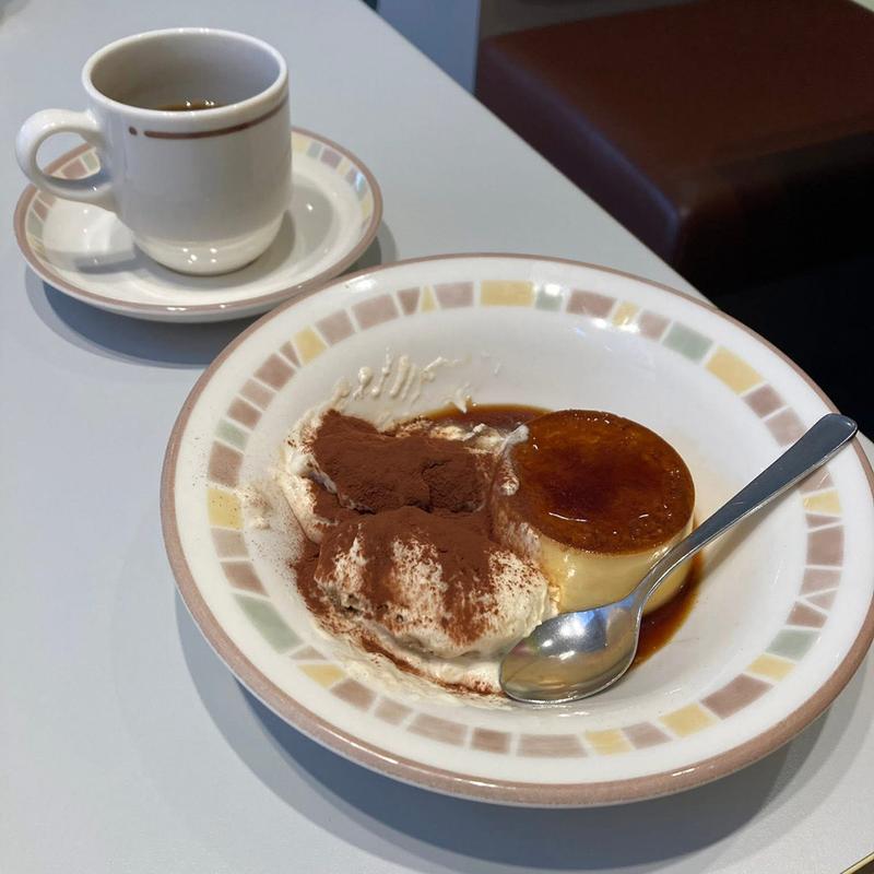 プリンとティラミスクラシコの盛り合わせ(サイゼリヤ 芦花公園店)