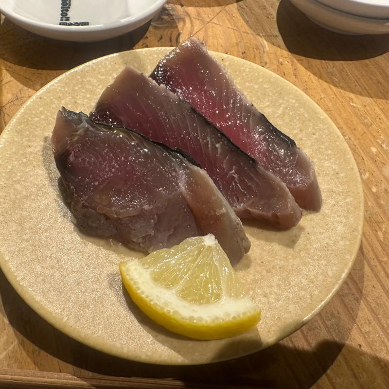 炙りガツオのカルパッチョ(BEER STAND molto!! 阪急三番街店)