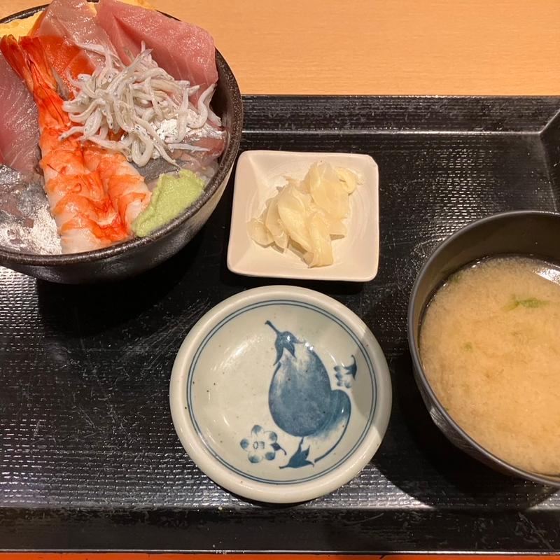 本日のおまかせ丼(まぐろや相馬水産 )