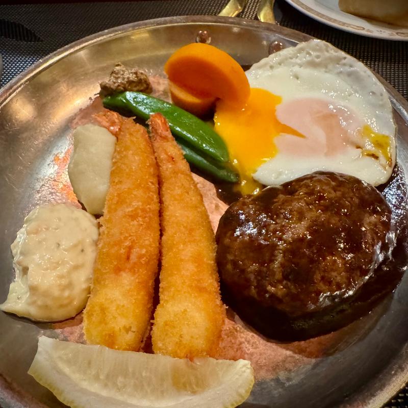 源ちゃんオリジナル洋食ランチ自家製手ごねハンバーグぷりっぷりの海老フライ(れすとらん 源ちゃん)