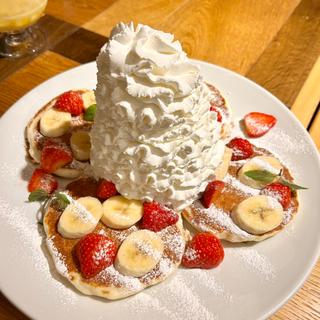 ストロベリー＆バナナホイップパンケーキ(コナズ珈琲新船橋)
