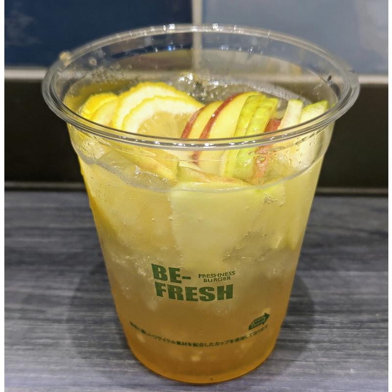 クラフトアップルジンジャーレモネードソーダ(フレッシュネスバーガーLUXS FRONT店)