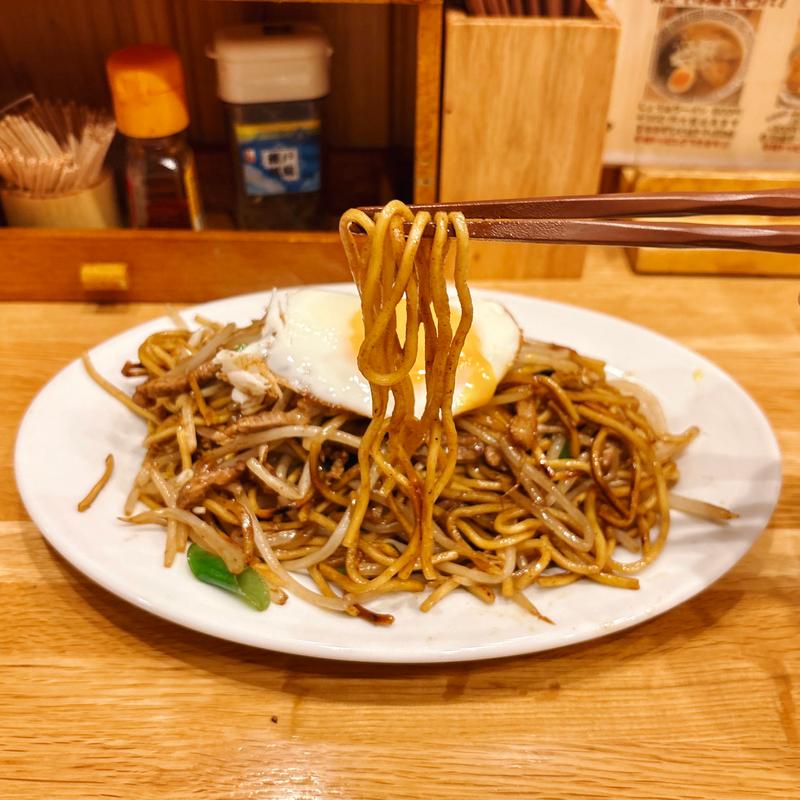 両面焼きそば並盛、目玉焼き(あぺたいと 上北沢店)