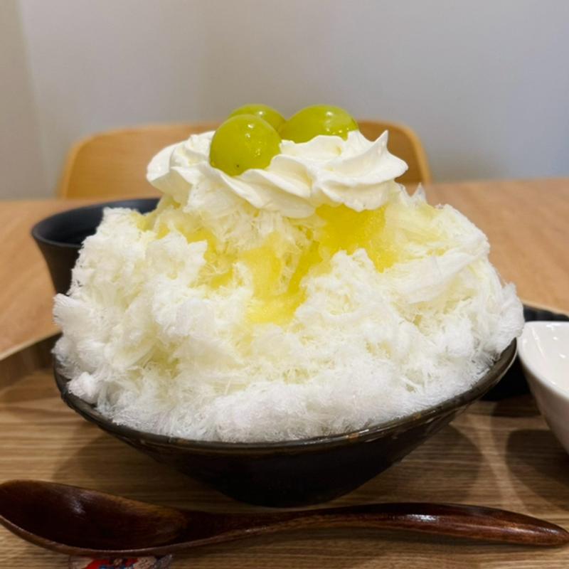 季節のかき氷 (メロン・シャインマスカット)(天然氷のかき氷専門店 和氷)