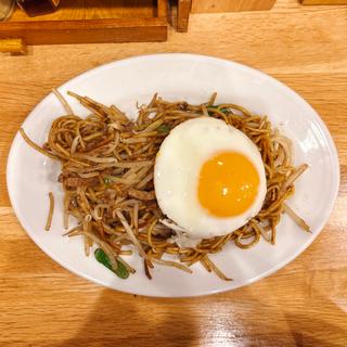 両面焼きそば並盛、目玉焼き