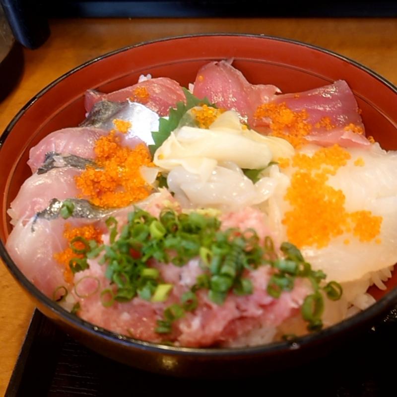 海鮮丼(友・日利 ゆかり)