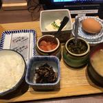 朝の生玉子定食