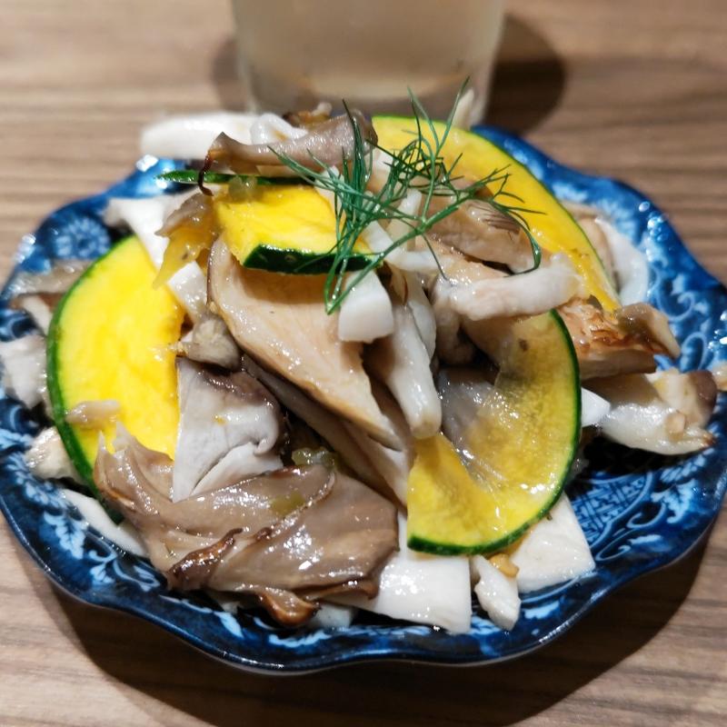 すず南瓜と焼き茸のナムル(焼鳥 ハレツバメ 横浜鶴屋町店)