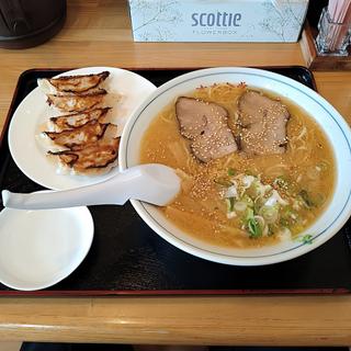 らーめん味噌 餃子(らーめんや京楽（京楽食堂）)