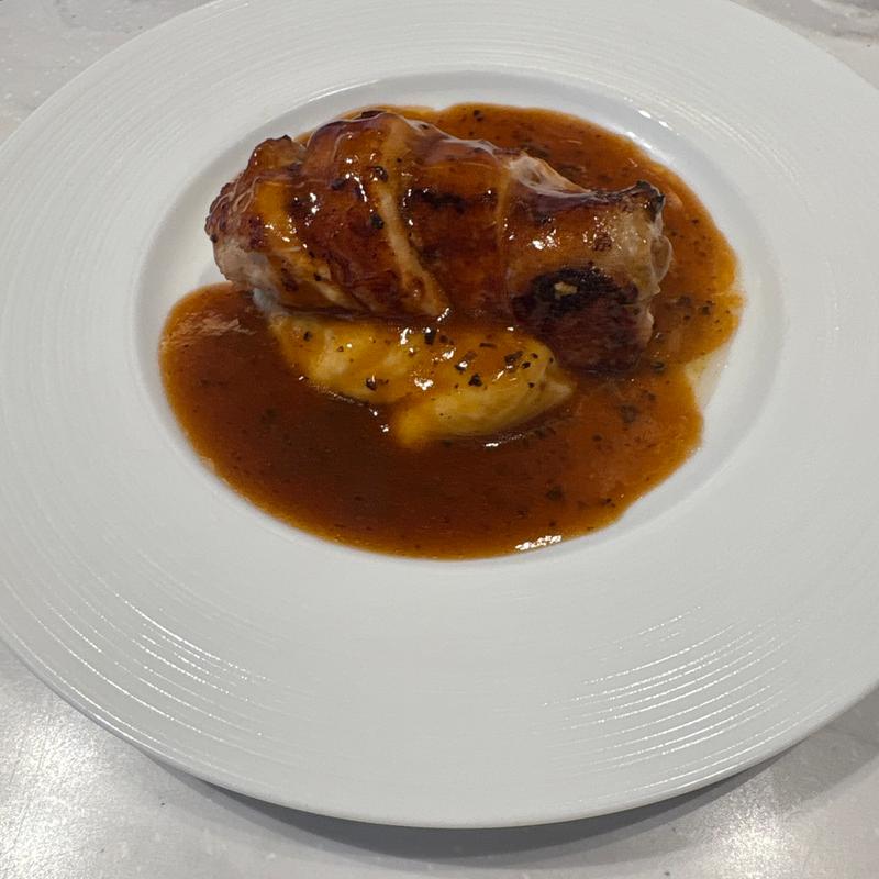 徳島産彩りのファルシー黒トリュフとフォンドヴォーのソース(赤白 ブラッスリー)