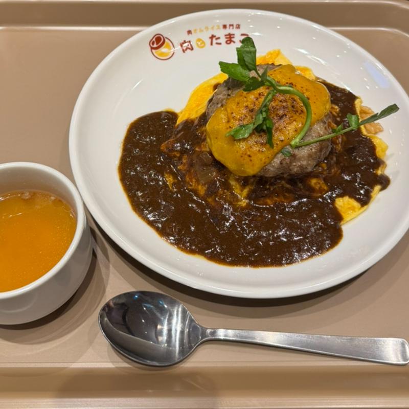 チーズハンバーグオム(肉オムライス専門店 肉とたまご日本橋店)