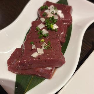レバー厚切塩焼（ごまだれ添え）(叙々苑 オズスタジオシティ店)