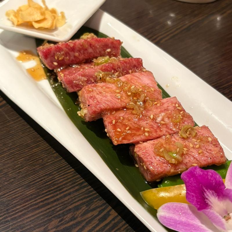 肩ロースの厚切り(叙々苑 オズスタジオシティ店)