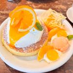 オレンジとクレームダンジュのパンケーキ(カフェ アクイーユ 恵比寿)