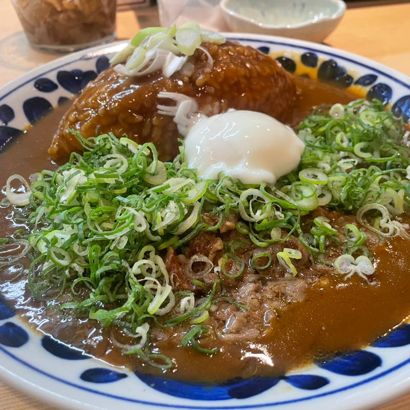 牛すじカレー(温玉トッピング)(マダム・カリー)