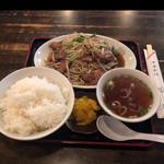 ニラレバ定食