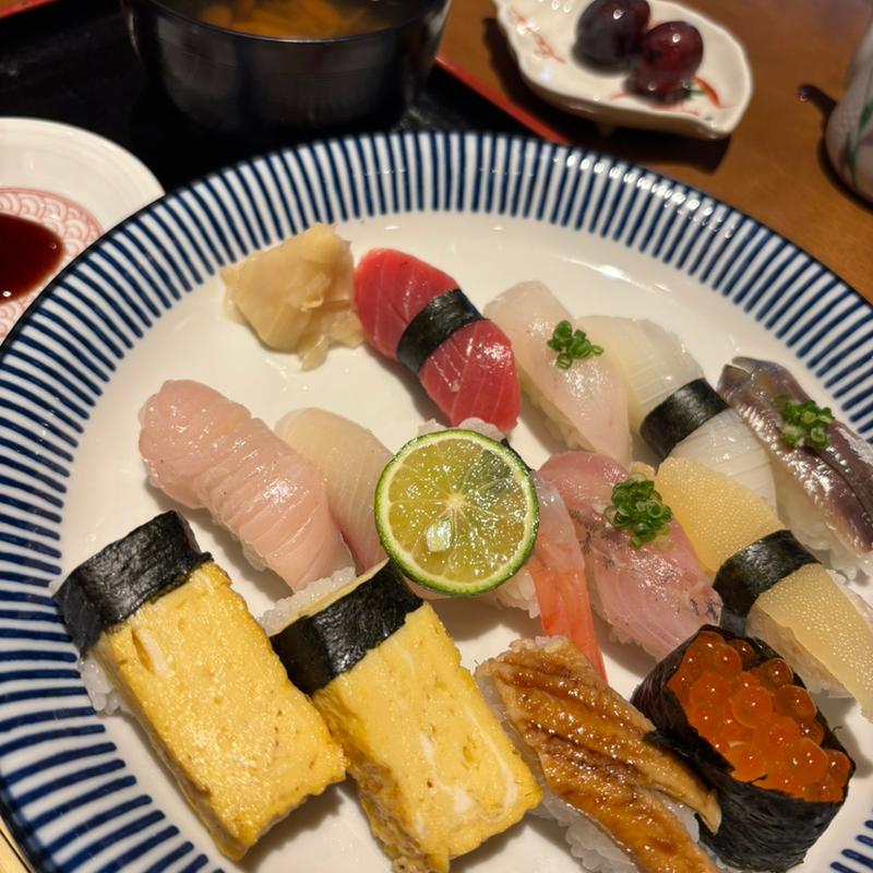 にぎり寿司1.5人前(まつぼっくり )