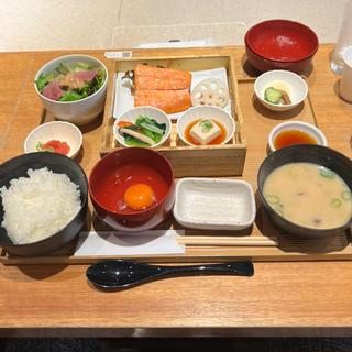 鮭膳(Hitoshinaya（ひとしなや）)