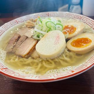 白たまり醤油ラーメン 手揉み麺 ワンタン皮 味玉