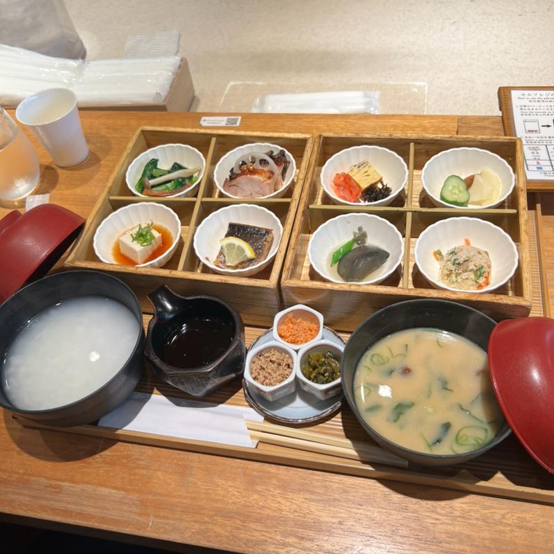 白粥膳(Hitoshinaya（ひとしなや）)