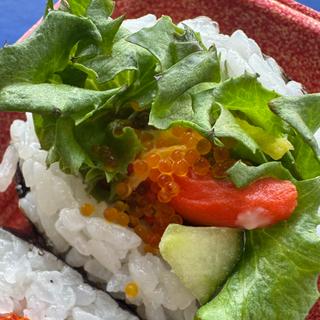 カニ風味サラダ巻き寿司