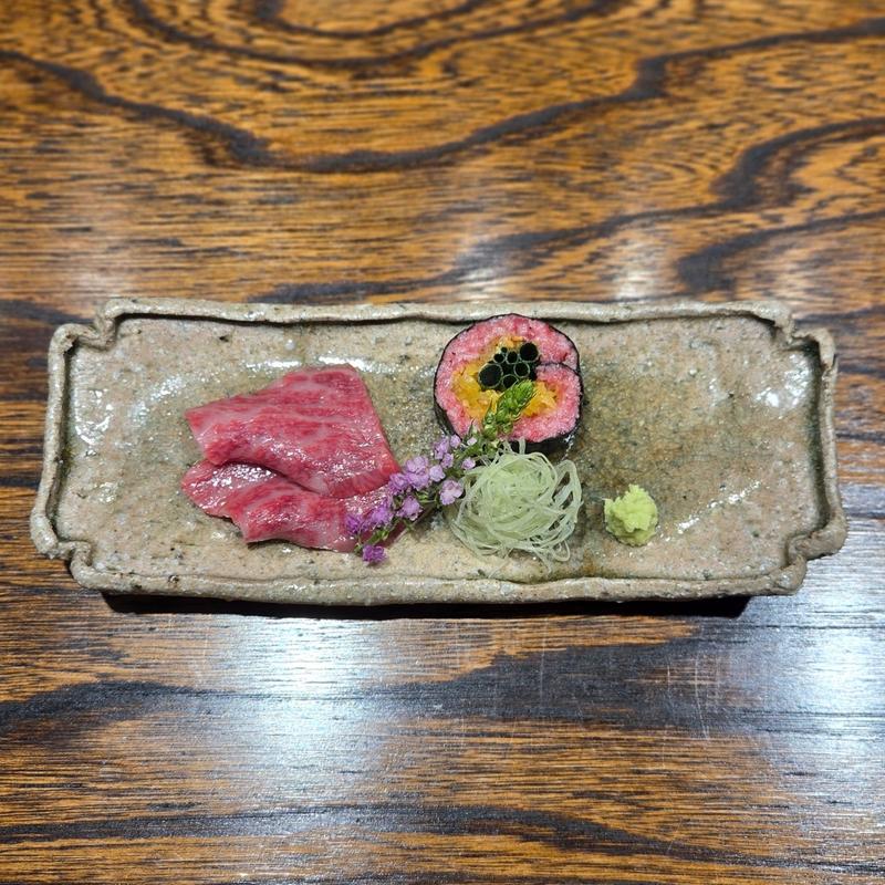 リブロース刺し身 トロタク(肉割烹 上)