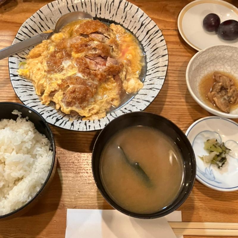 かつとじ定食(御食事処 酒処 うえ河)