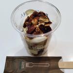 サワークリームとナッツのフレンチパフェ