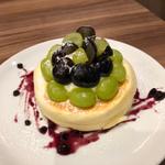 2色のぶどうのリコッタパンケーキ