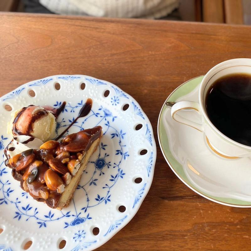 ナッツのタルト(カフェドマル)