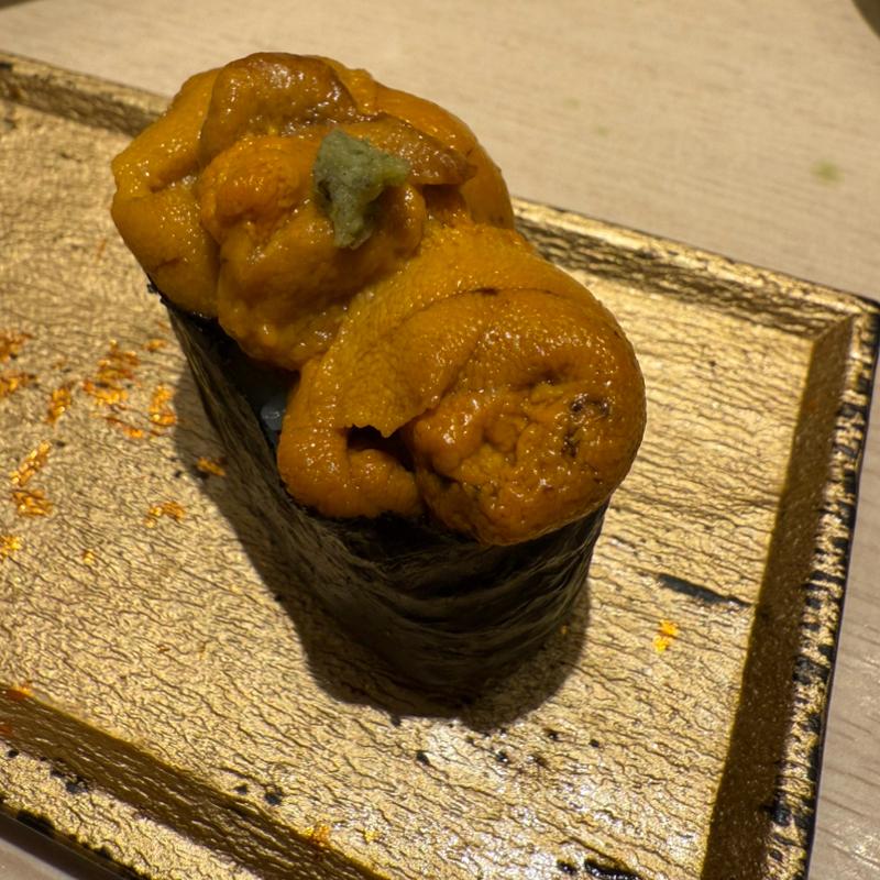 うに(梅丘寿司の美登利 赤坂店)