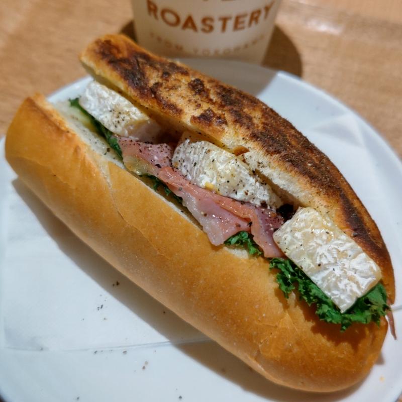 生ハム&カマンベールサンド(UNI COFFEE ROASTERY 横浜元町店｜カフェ)