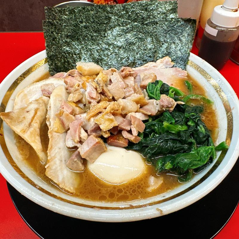 との丸ラーメン(家系ラーメン王道家直伝 との丸家 小山店)