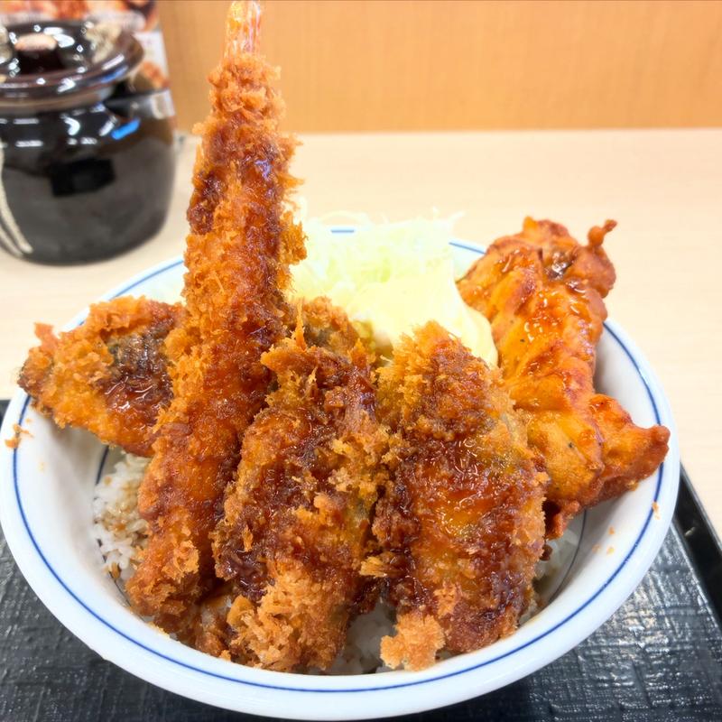 秋の海鮮フライ丼(かつや 大阪大東店)