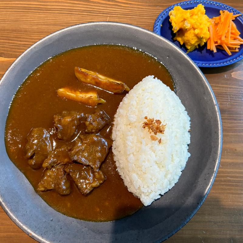霜降り和牛尾花沢のごちそうカレー(ATTA cafe（アッタ・カフェ）)