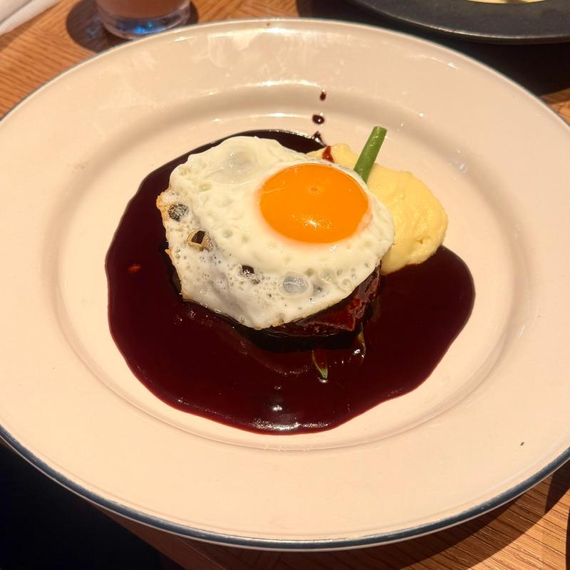 自家製ハンバーグステーキ デミグラスソース(THE GRILL TORANOMON)