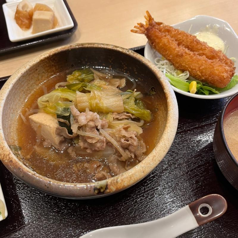 日替わり　牛肉と豆腐のすき焼き風とエビフライ(絆 旬の肴と和み酒場)