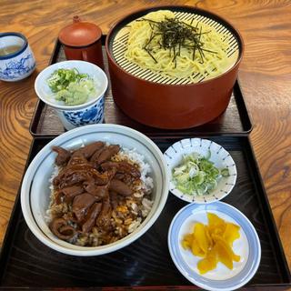 どてどん ざるラーメン 大盛り