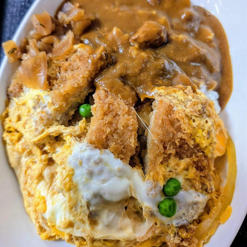 カツ丼カレー(茂利多屋 )