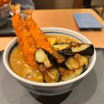 名物カレーうどん、トッピングえびフライ、揚げなす