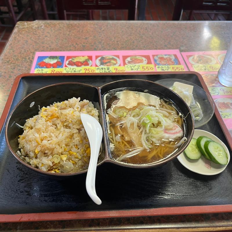 半ラーメン 半チャーハンセット(中華料理 𠮷田屋)