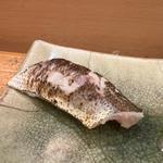 炙りのカマスの握り(千成寿司本店)