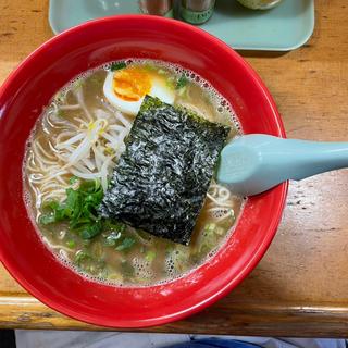 とんこつしょうゆラーメン