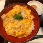 香草美水鶏 親子丼(鶏三和 横浜ランドマーク店)