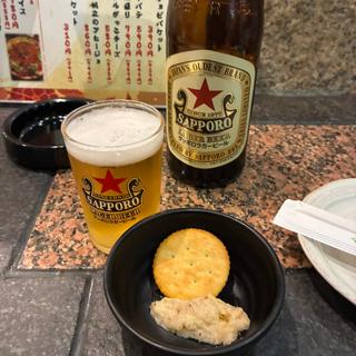 赤星中瓶と付き出し(神田 魚えん)
