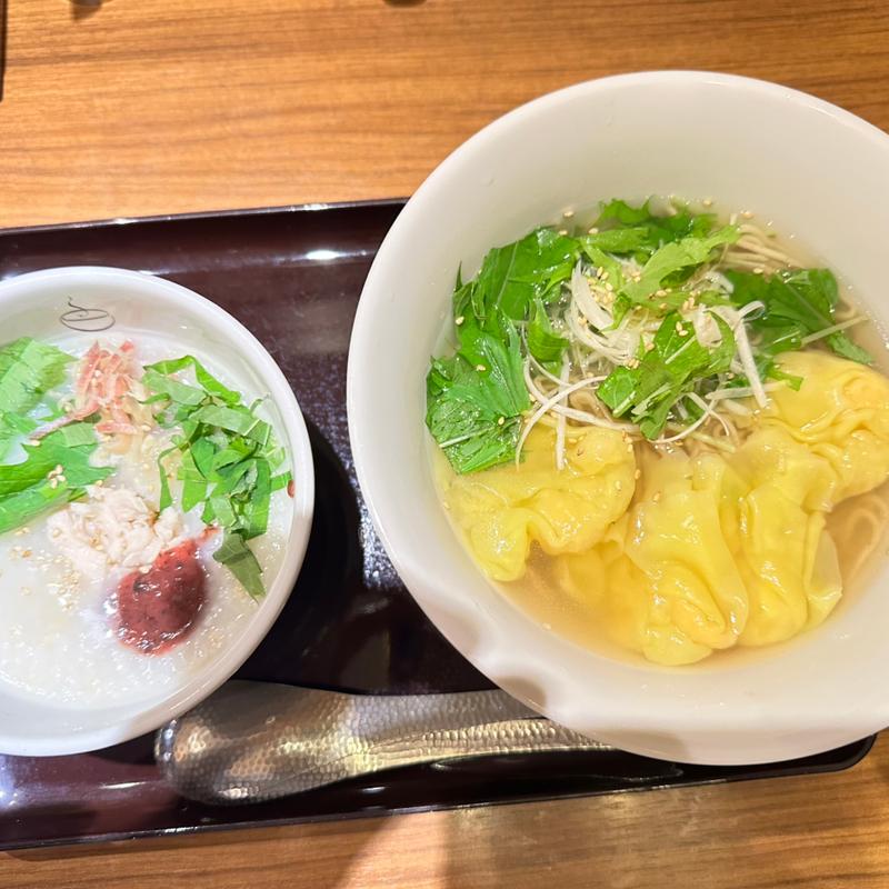 海老わんたん麺ハーフ粥セット(粥餐庁 新宿京王モール店)