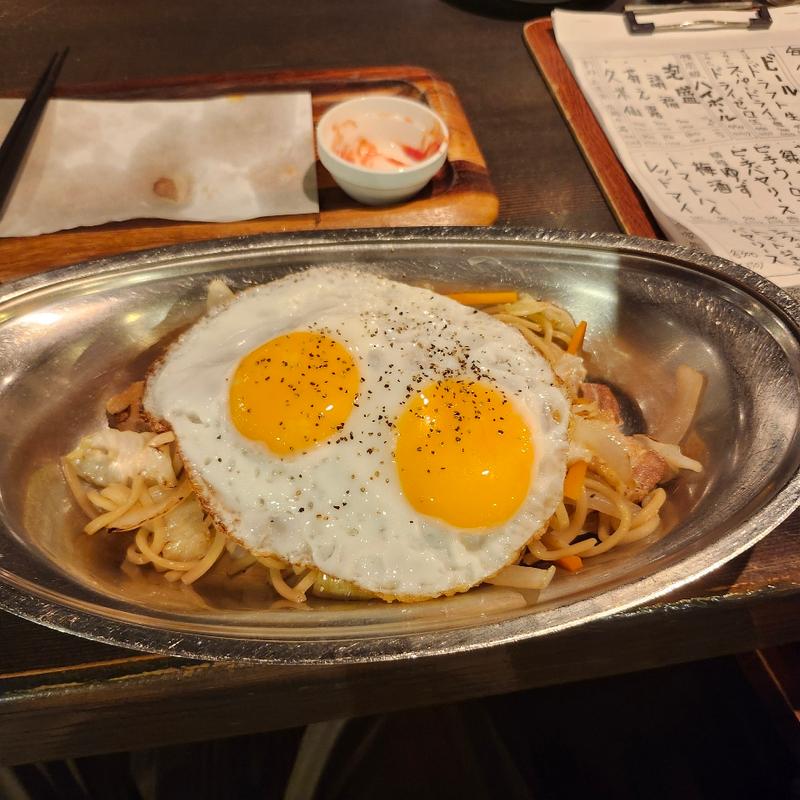 塩焼きそば　目玉焼き乗せ(すみびやき串串 )