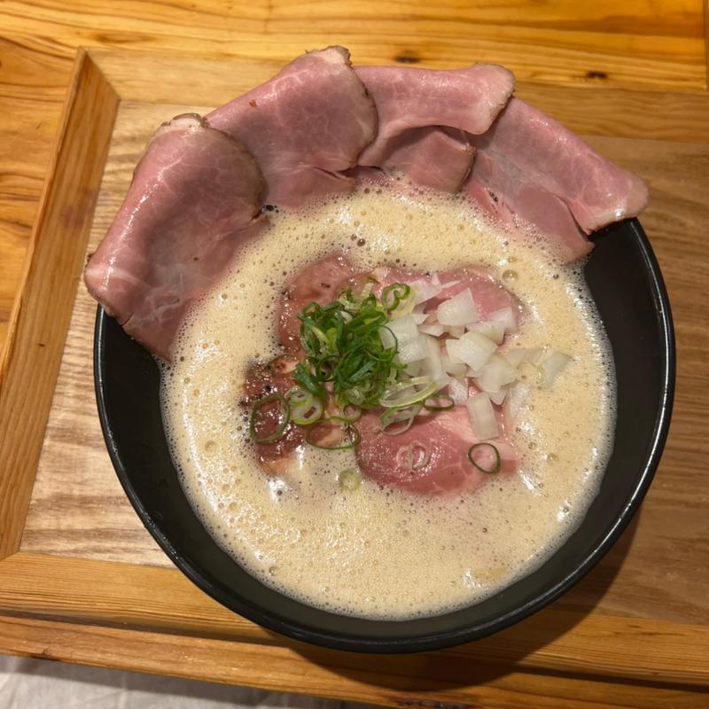 鶏白湯　チャーシュー麺(鶏と鮪節 麺屋 勝時)