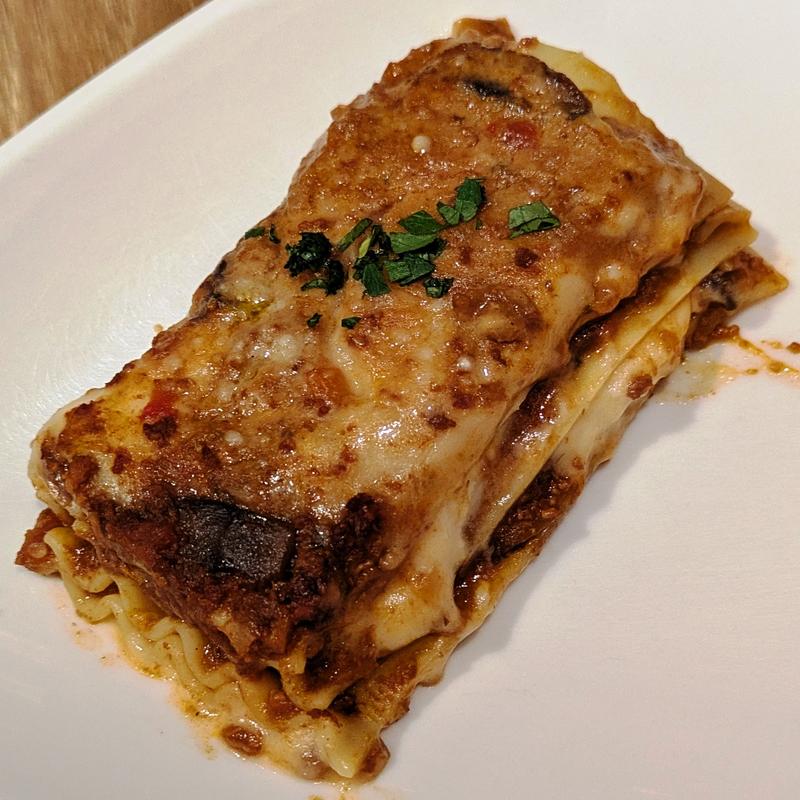 ラザニア(トラットリア ターヴォラ)