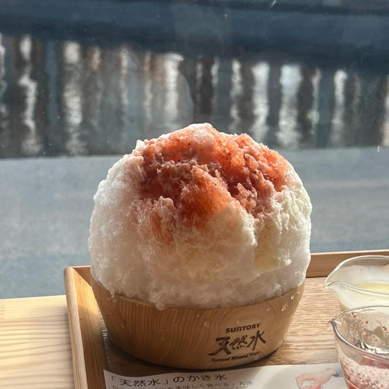 サントリー天然水のかき氷 苺みるく(SUNTORY PARK CAFE)